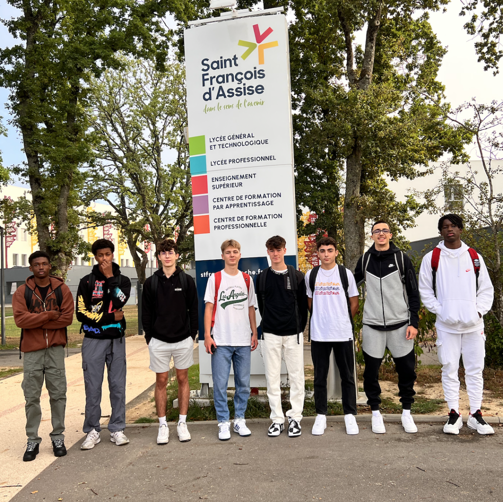 Ce jeudi, les 2ndes qui entrent au lycée St François d'Assise ont pu faire leur rentrée !